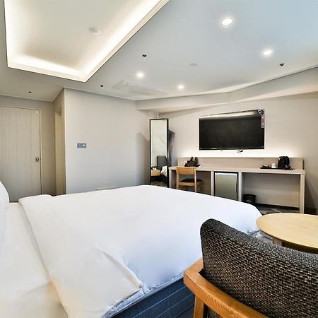 Hotel Haydn ปูซาน ภายนอก รูปภาพ
