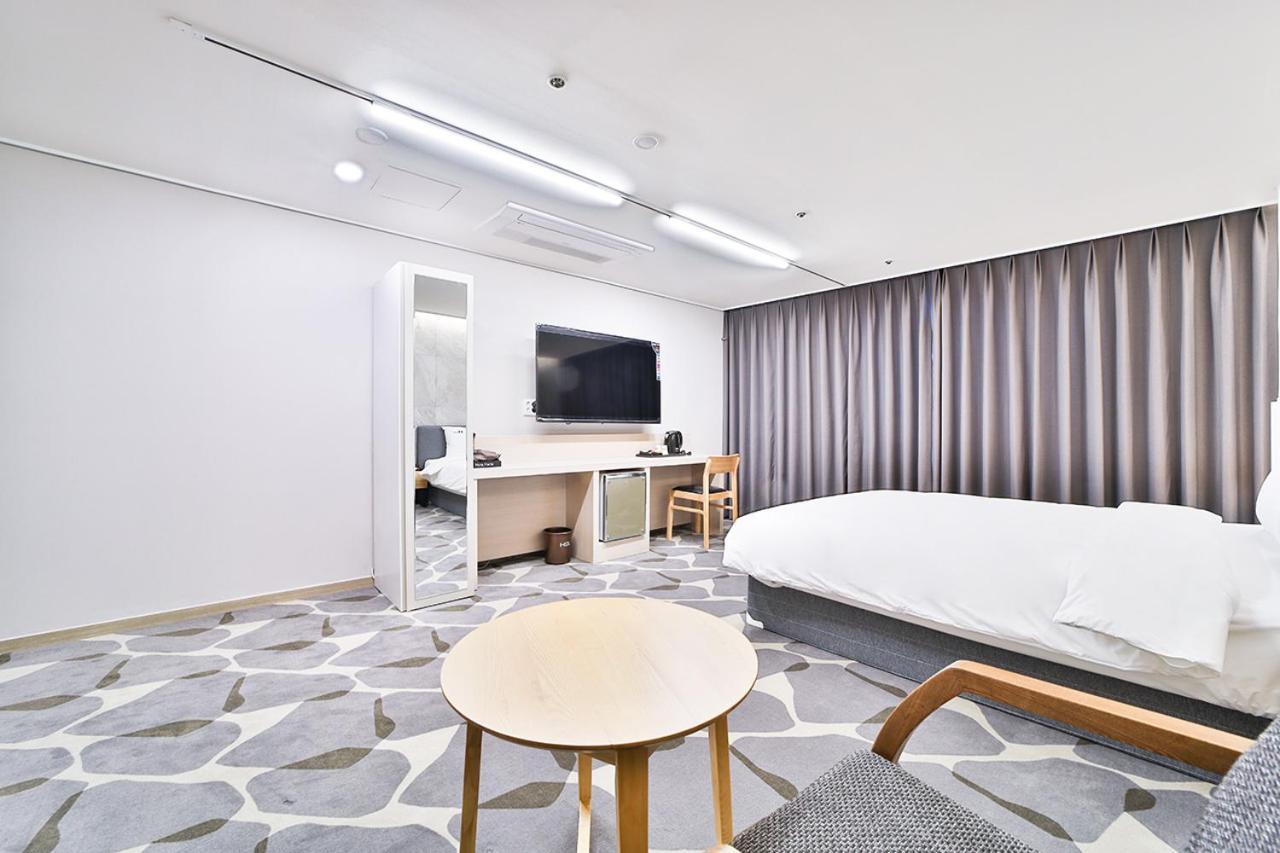 Hotel Haydn ปูซาน ภายนอก รูปภาพ