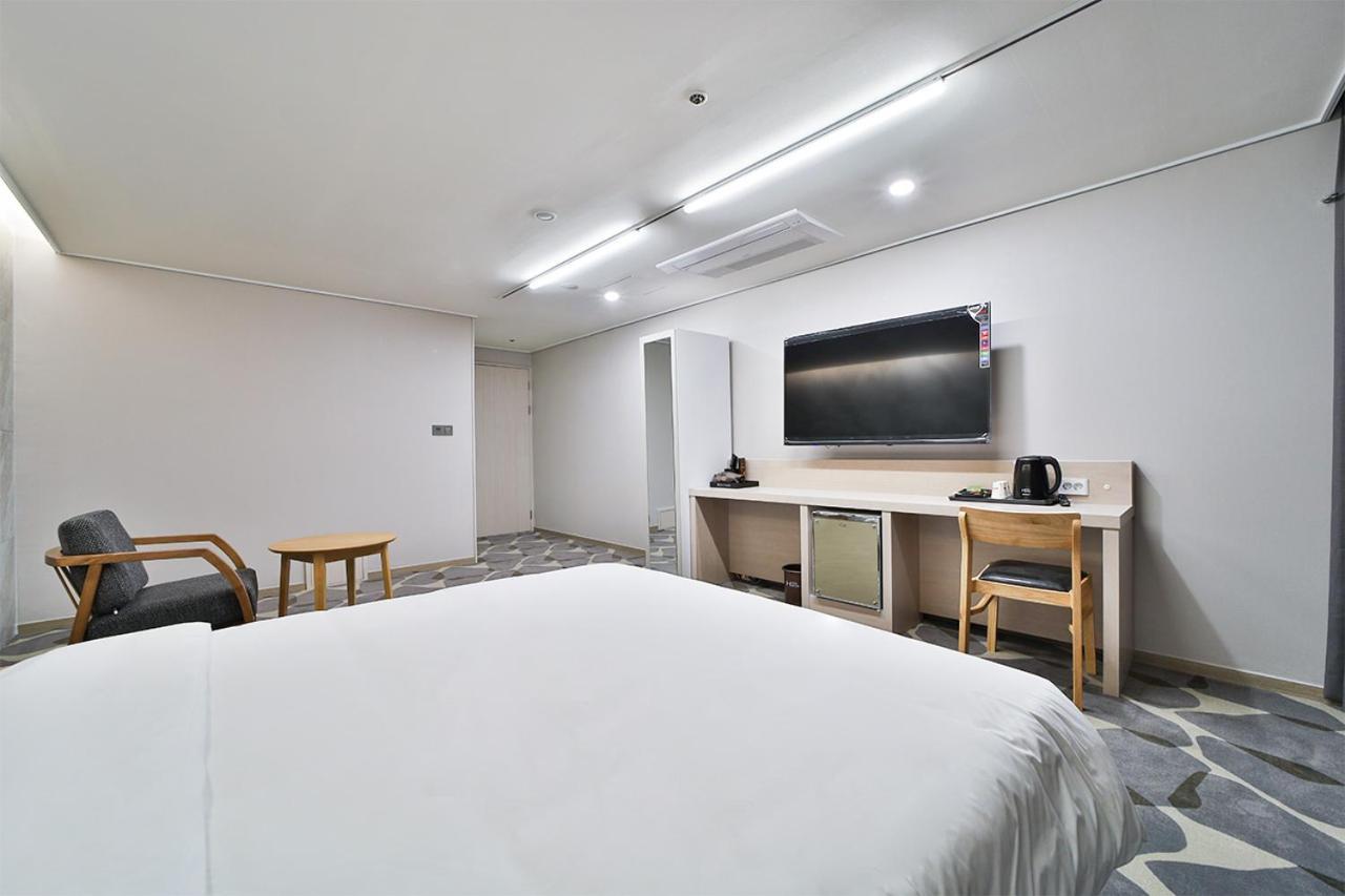 Hotel Haydn ปูซาน ภายนอก รูปภาพ